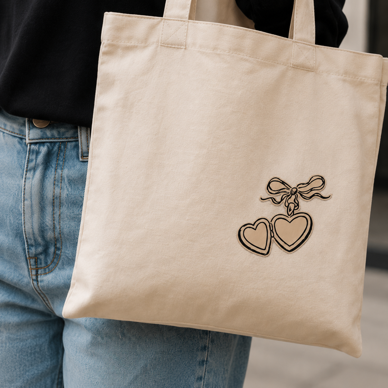 Heart Locket | Iron-On-Patch | Fabstik